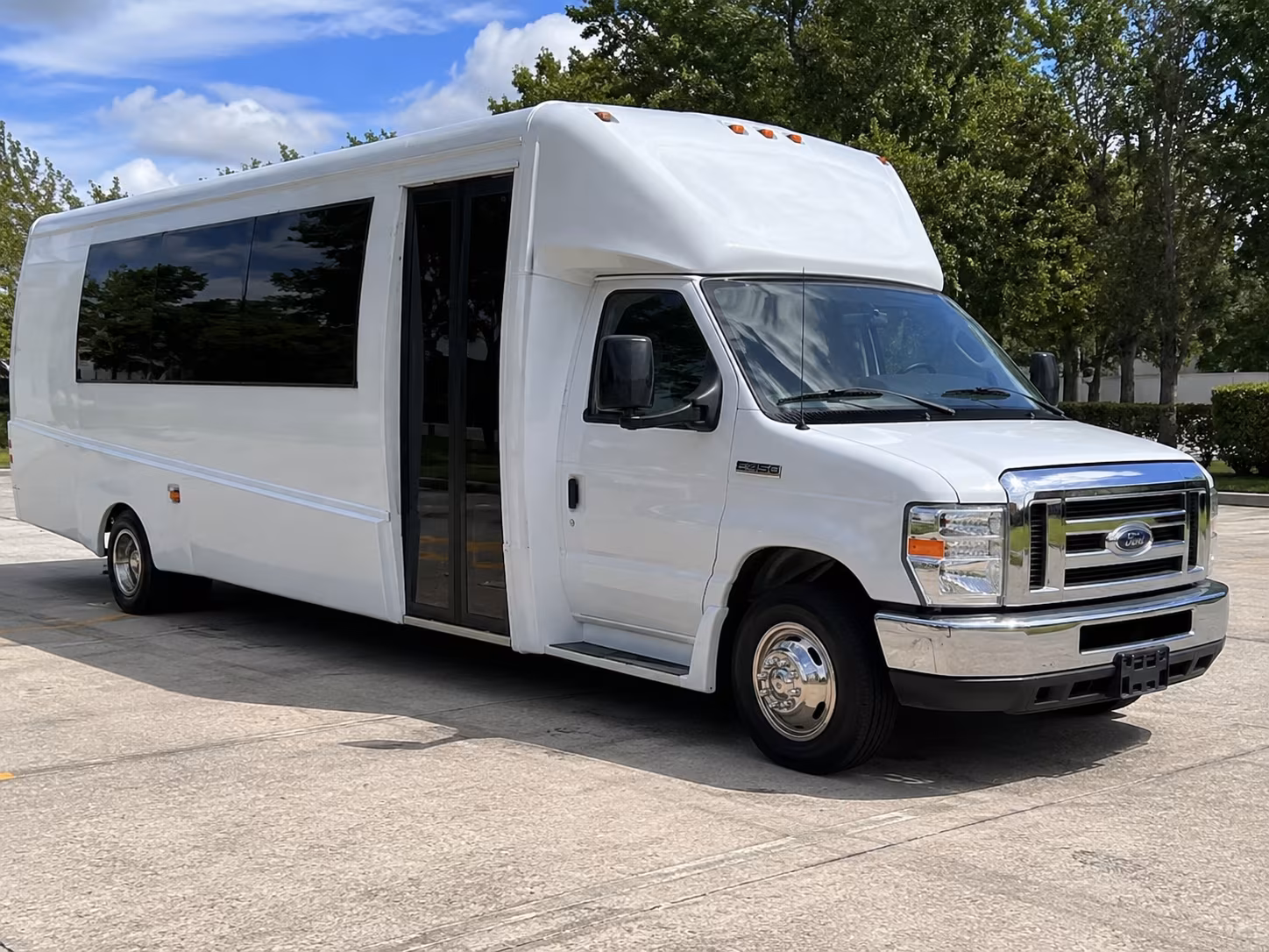 Bridgeport Birthday, Sweet 16, & Quinceañera Transportation party bus interior