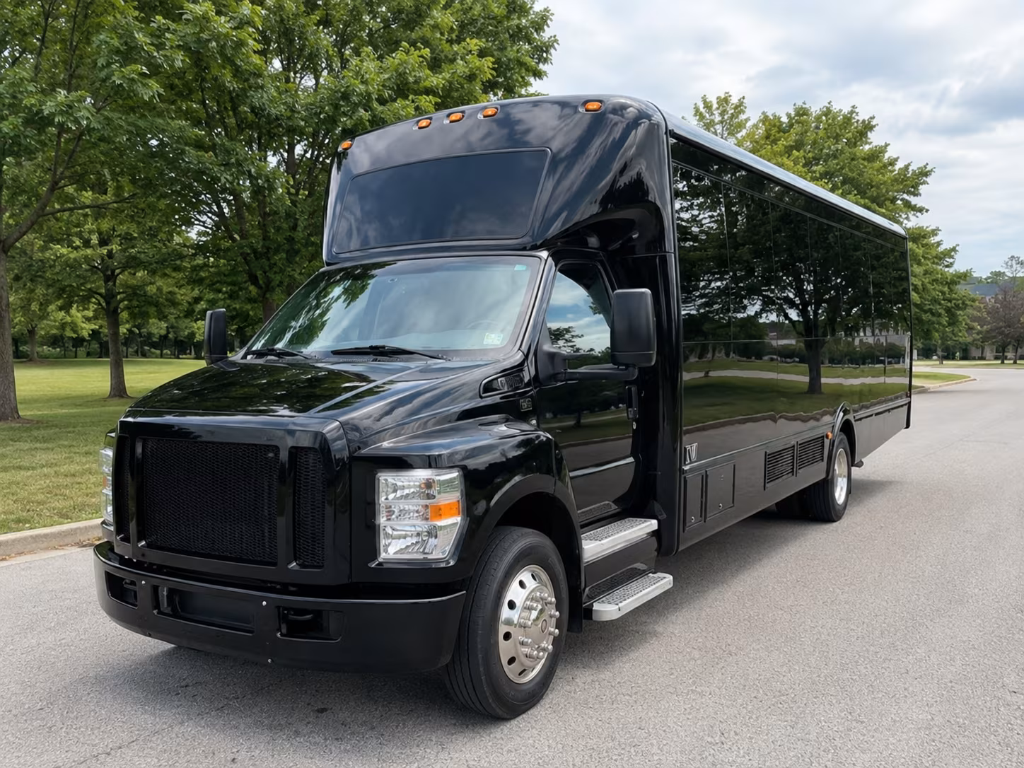 Bridgeport Winery Tour & Pub Crawl Transportation