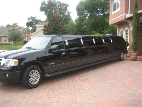 Bridgeport 15 Passenger Limo